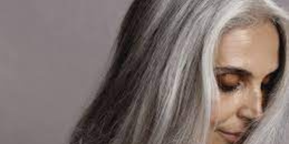 Top 10 Best Shampoos to Nourish Menopausal Dry Hair lubracil