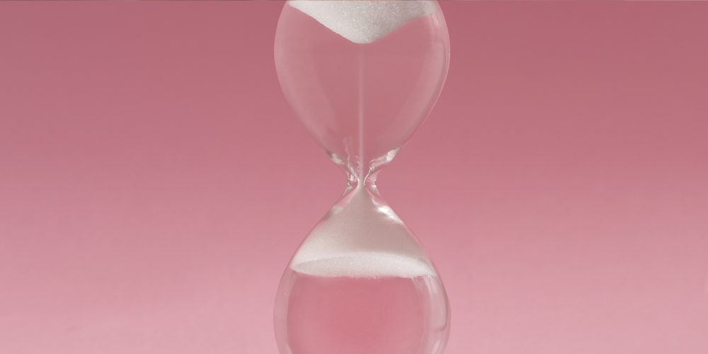 The image shows an hourglass.